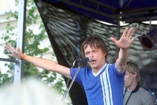 Chyby v písňových textech - Expres FM